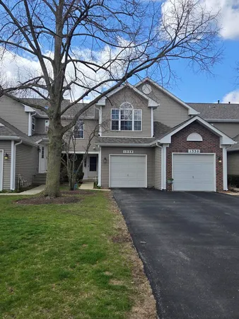 $2,500 | 1328 Shawford Way, Elgin, IL 60120