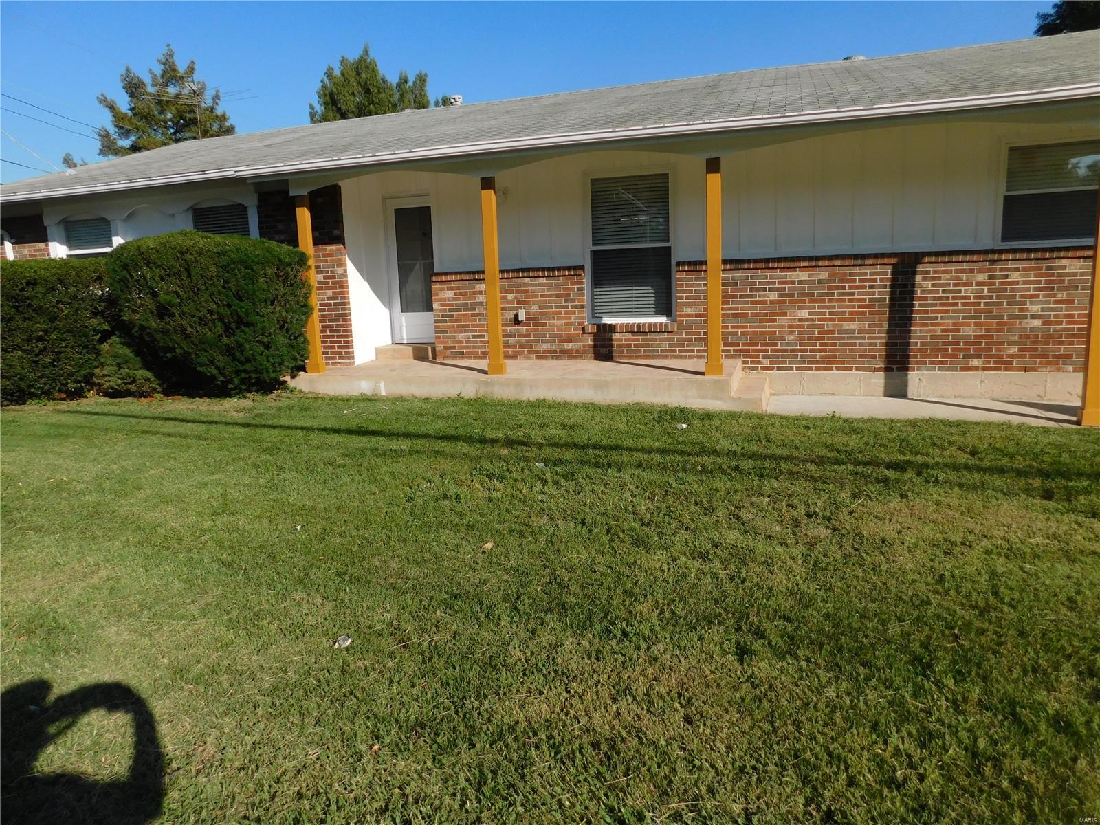 7310 Howdershell Road Hazelwood, MO 63042 - Photo 3 of 46 Gallery Image 3