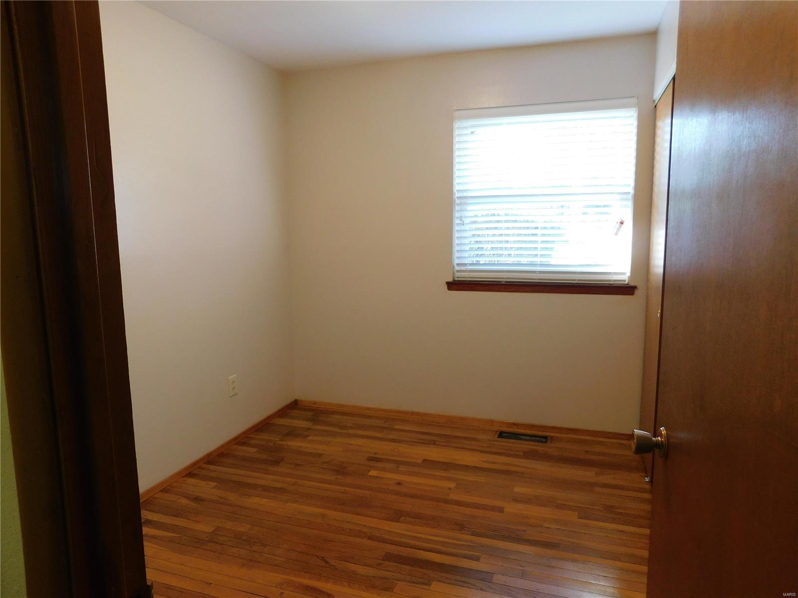 7310 Howdershell Road Hazelwood, MO 63042 - Photo 27 of 46 Gallery Image 27
