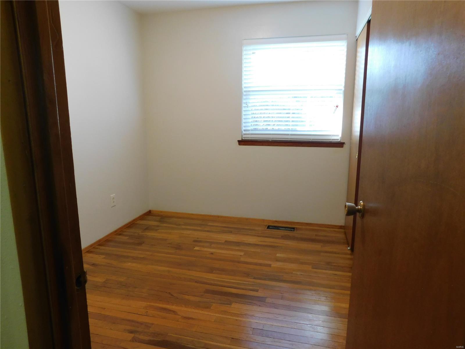 7310 Howdershell Road Hazelwood, MO 63042 - Photo 28 of 46 Gallery Image 28