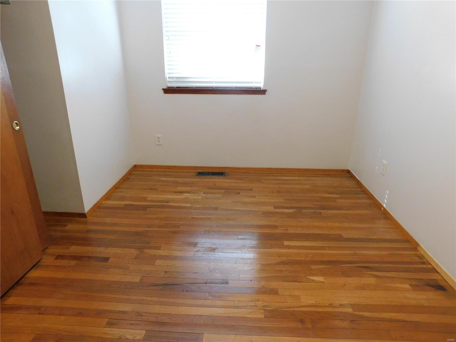 7310 Howdershell Road Hazelwood, MO 63042 - Photo 29 of 46 Gallery Image 29