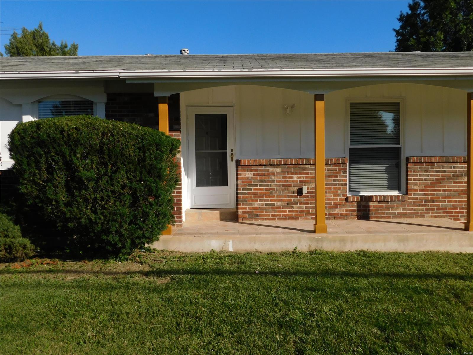 7310 Howdershell Road Hazelwood, MO 63042 - Photo 4 of 46 Gallery Image 4