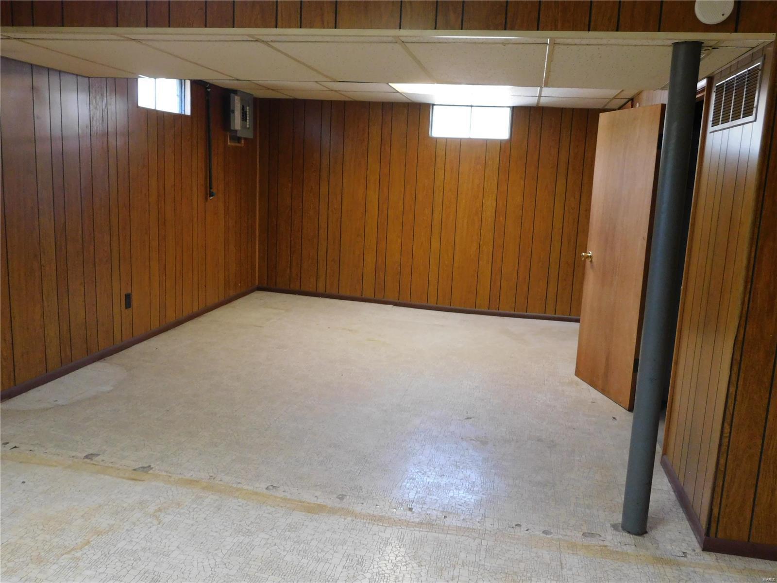 7310 Howdershell Road Hazelwood, MO 63042 - Photo 34 of 46 Gallery Image 34