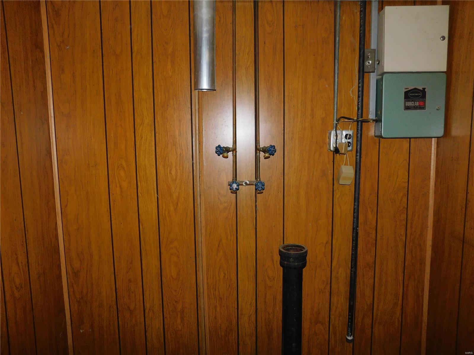 7310 Howdershell Road Hazelwood, MO 63042 - Photo 36 of 46 Gallery Image 36