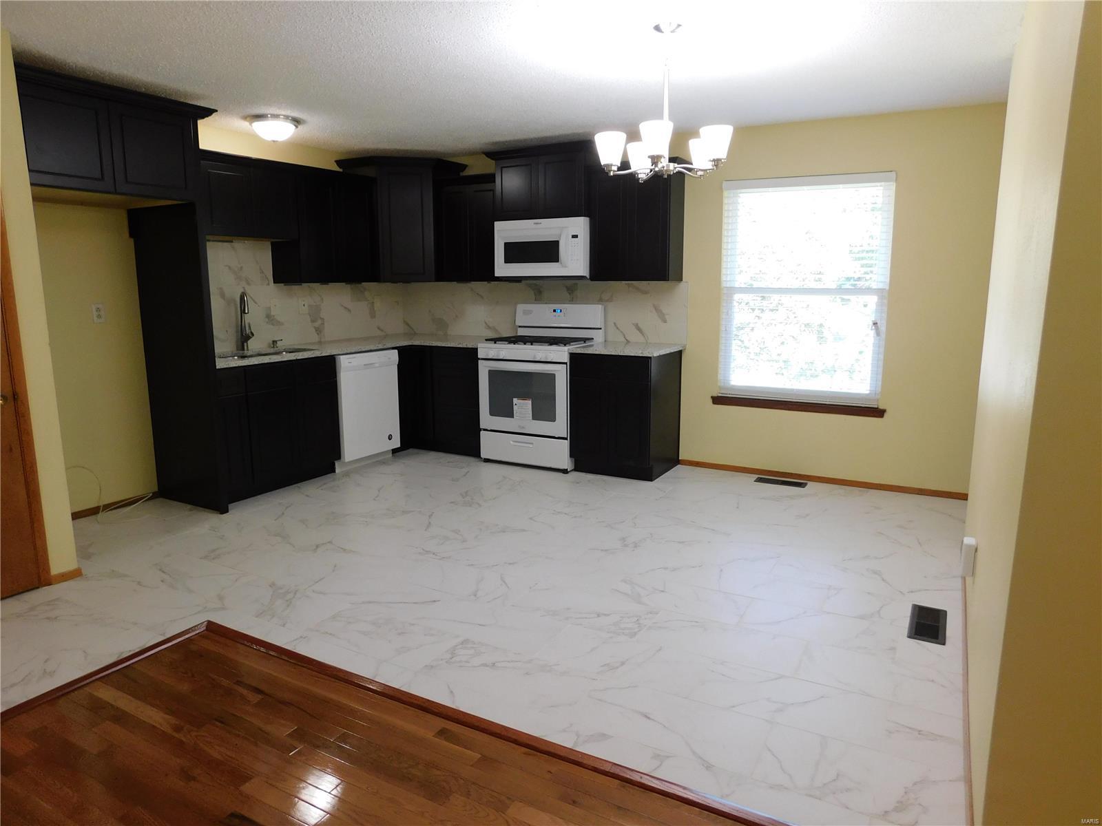 7310 Howdershell Road Hazelwood, MO 63042 - Photo 9 of 46 Gallery Image 9