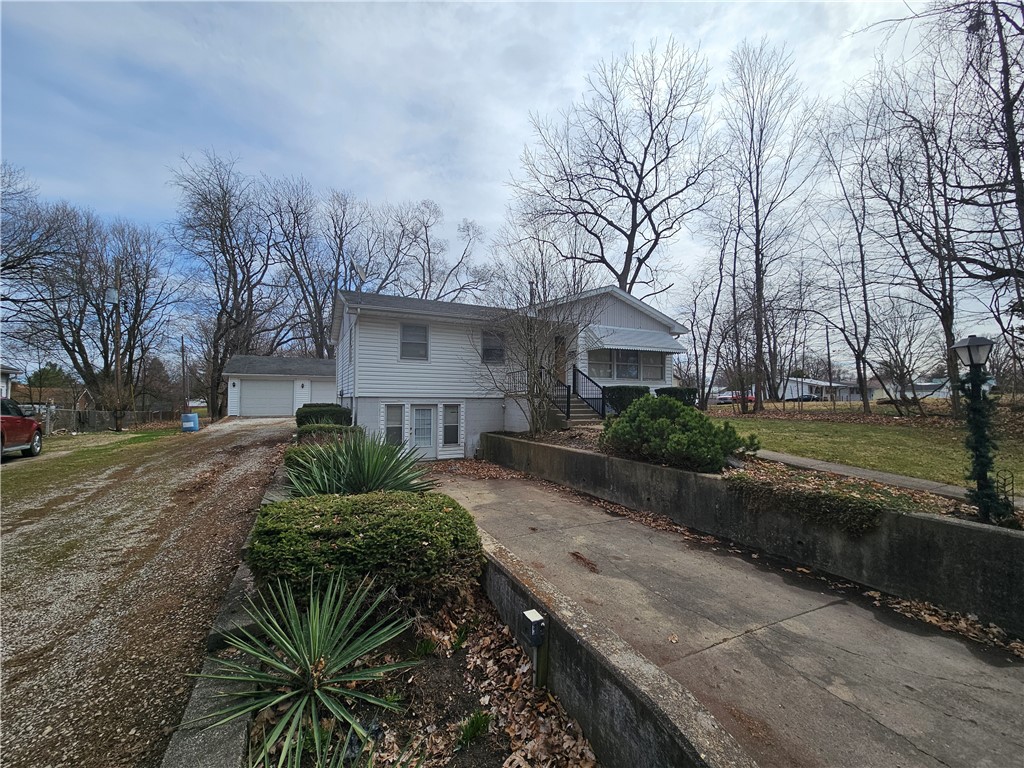 303 North Church Street Georgetown, IL 61846 - Photo 2 of 21