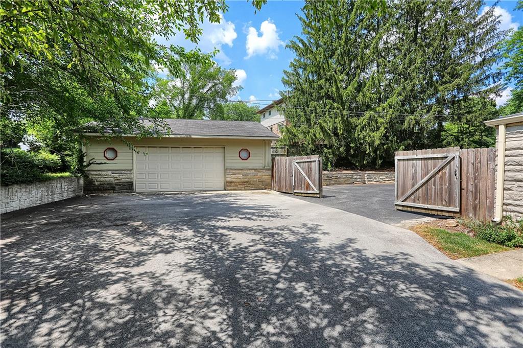 5226 Fall Creek Road Indianapolis, IN 46220 - Photo 37 of 46