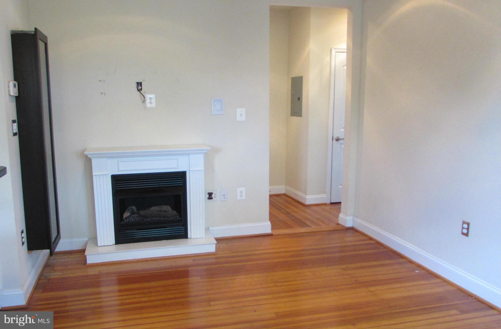 410 15th Street Northeast, Unit 21 Washington, DC 20002 - Photo 7 of 12 Living Room