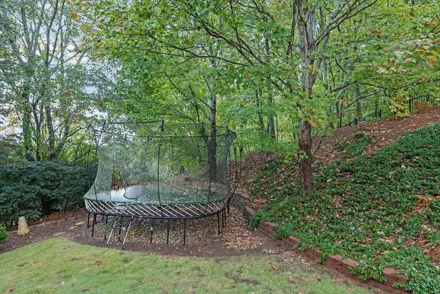 $950,000 | 5283 Whitehaven Park Lane Southeast, Smyrna, GA 30126