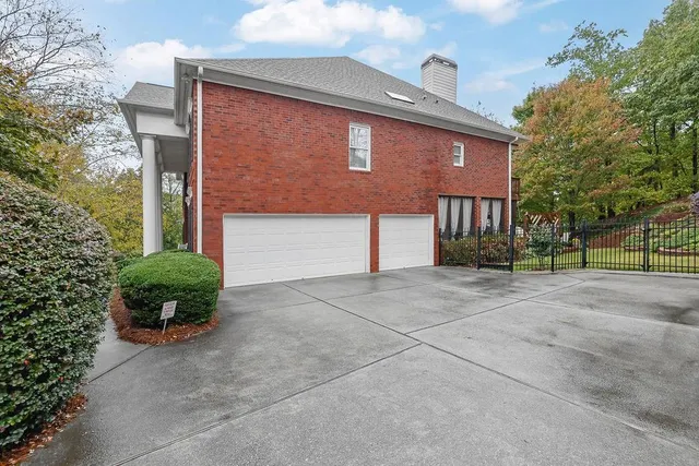 $950,000 | 5283 Whitehaven Park Lane Southeast, Smyrna, GA 30126