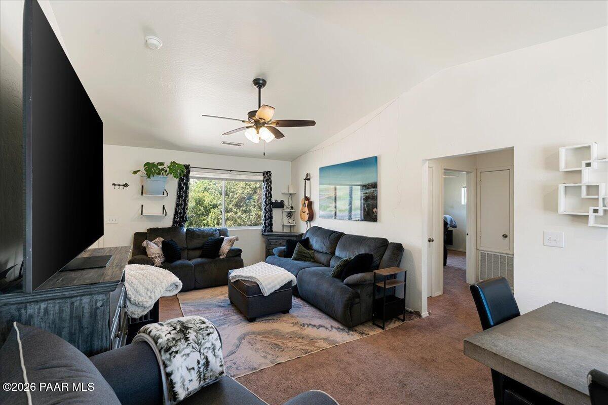 5291 North Robert Road Prescott Valley, AZ 86314 - Photo 7 of 31 Living Room