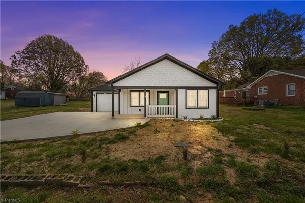 $295,000 | 122 South School Street, Burlington, NC 27215
