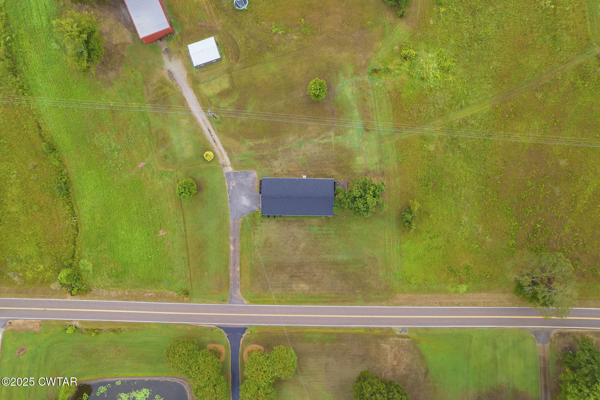 3810 Beech Bluff Road Jackson, TN 38301 - Photo 24 of 24 a bathroom with a bathtub