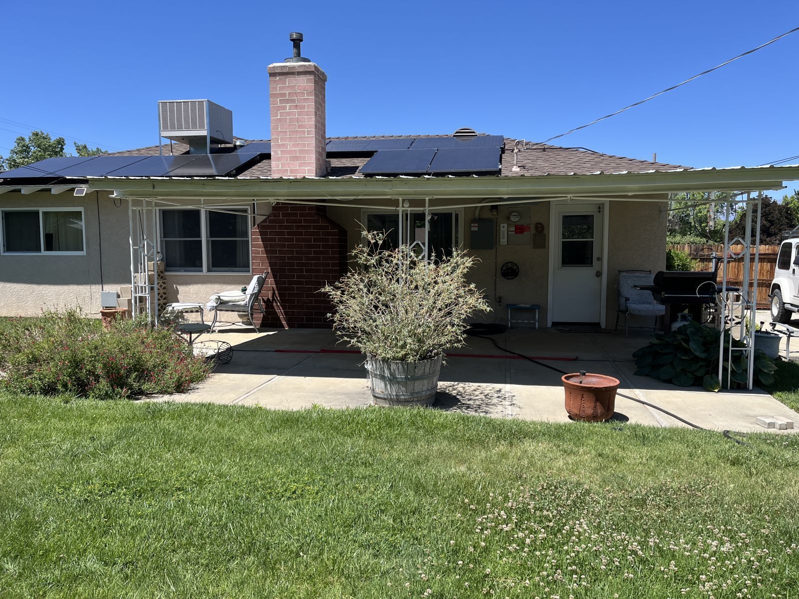3012 Mesquite Road Bishop, CA 93514 - Photo 6 of 26 a front view of a house with garden