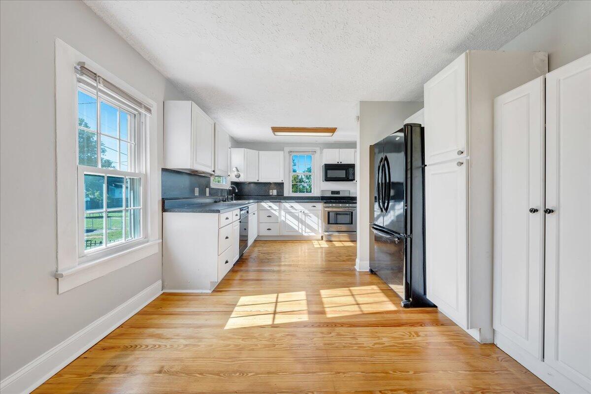 4418 Cove Road Roanoke, VA 24017 - Photo 21 of 56 16-MIB01583