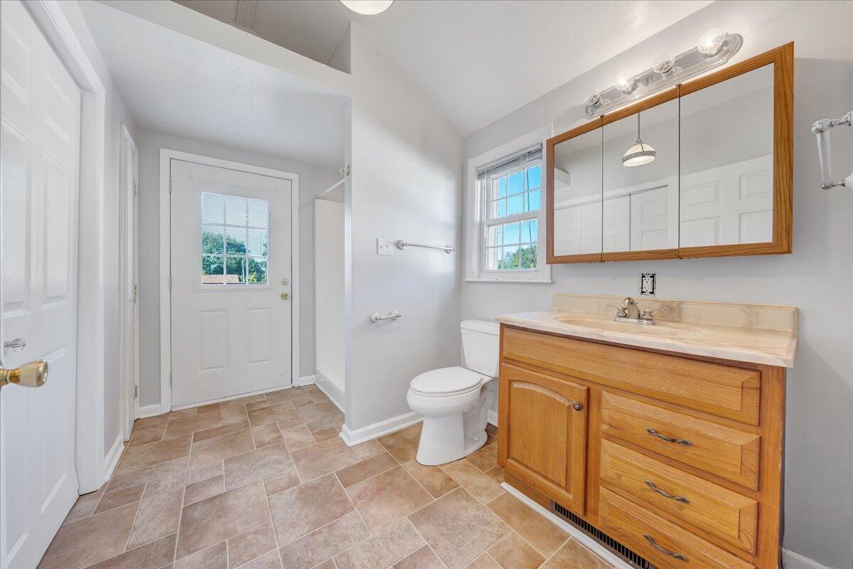 4418 Cove Road Roanoke, VA 24017 - Photo 26 of 56 MASTER BATH