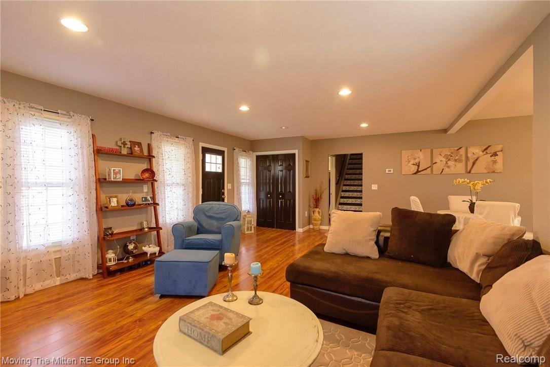 17430 Lohr Road Belleville, MI 48111 - Photo 10 of 35 MTM_17400_lohr-21.jpg