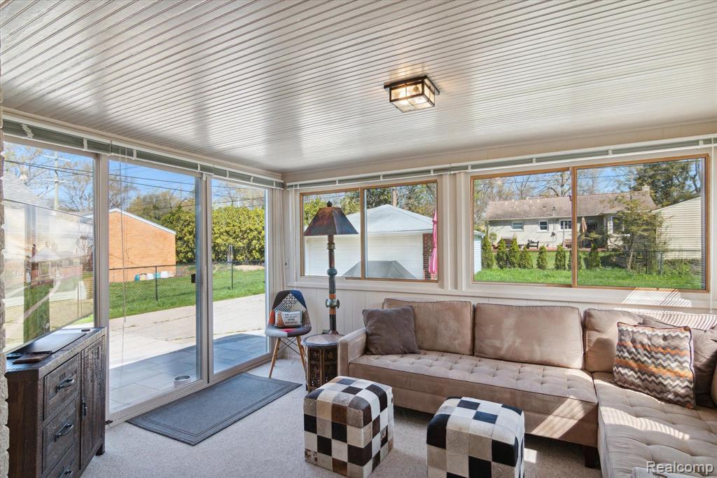 16976 Beverly Road Beverly Hills, MI 48025 - Photo 8 of 30