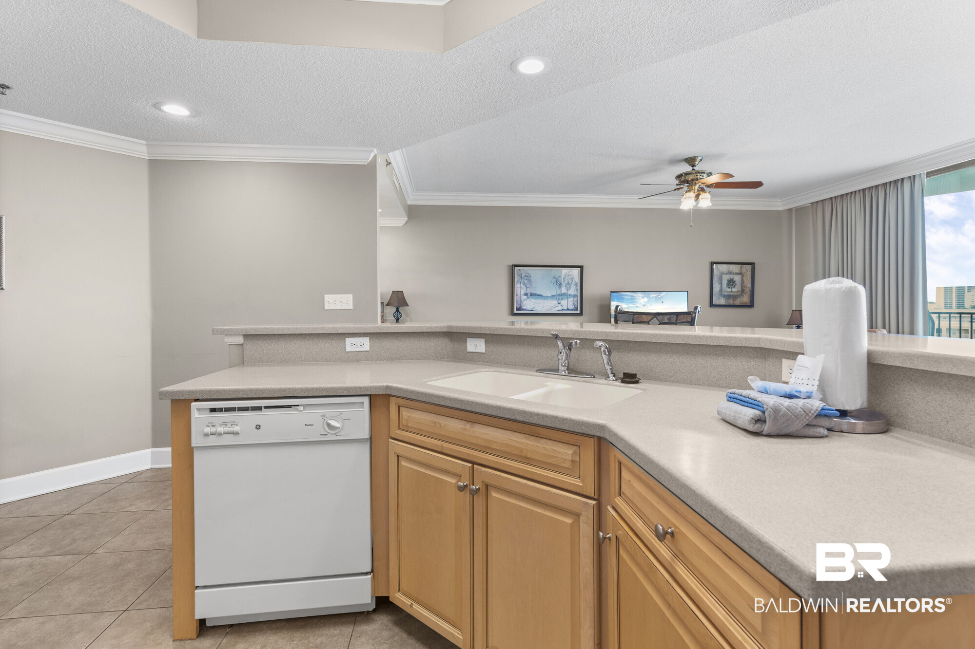 27585 Canal Road, Unit 2702 & SLIP 8 Orange Beach, AL 36561 - Photo 9 of 41 kitchen