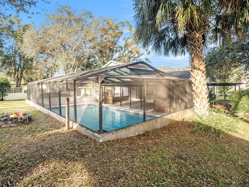 5136 Colbert Road Lakeland, FL 33812 - Photo 24 of 28 a view of a balcony with a tree