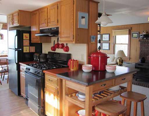 85 Huppers Road Tenants Harbor, ME 04860 - Photo 9 of 24 Kitchen.