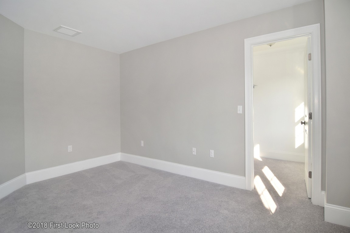 87 Cedar Forest Road Smithfield, RI 02917 - Photo 23 of 40