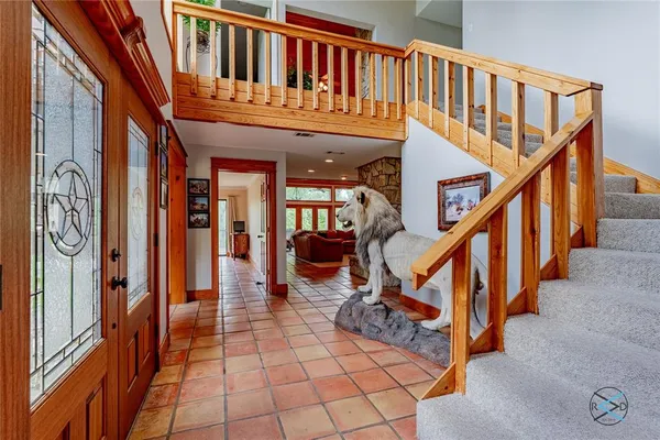 a view of an entryway with seating