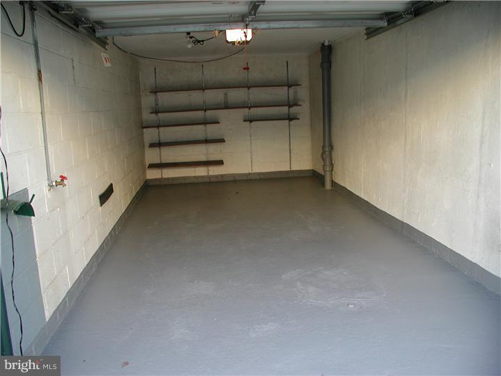 1617 Farrington Road Philadelphia, PA 19151 - Photo 16 of 20 Garage