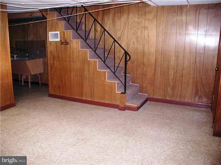 1617 Farrington Road Philadelphia, PA 19151 - Photo 8 of 20 Rec Room