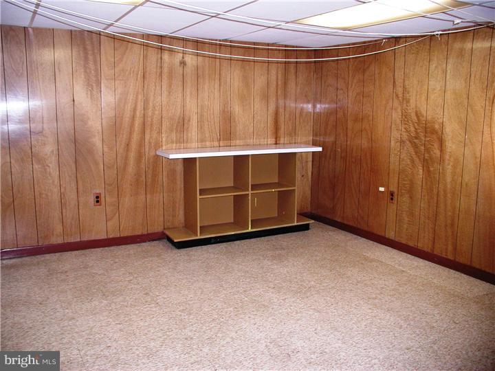1617 Farrington Road Philadelphia, PA 19151 - Photo 10 of 20 Rec Room