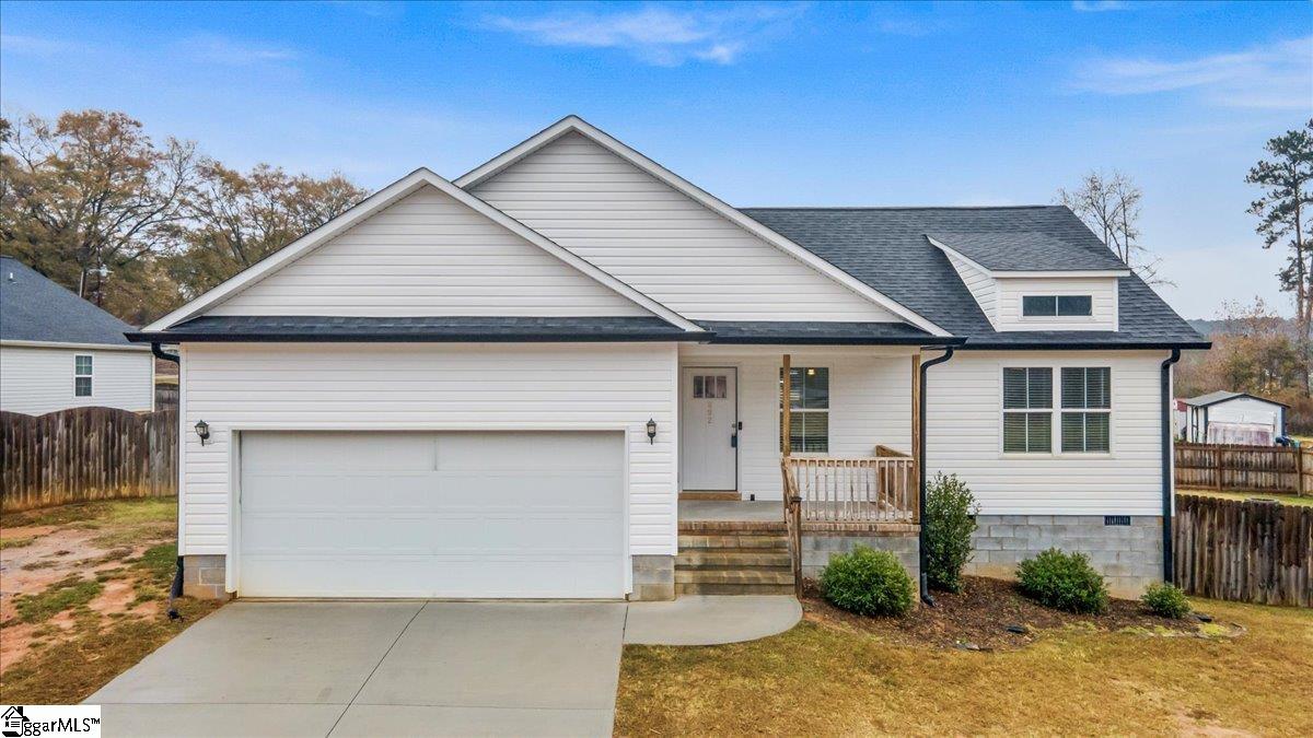 892 Hampton Road Lyman, SC 29365 - Photo 1 of 24