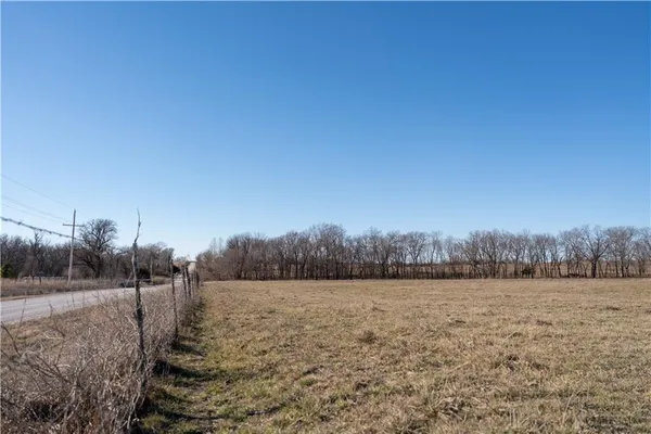 $185,000 | 2255 B Riley Road, Ottawa, KS 66067