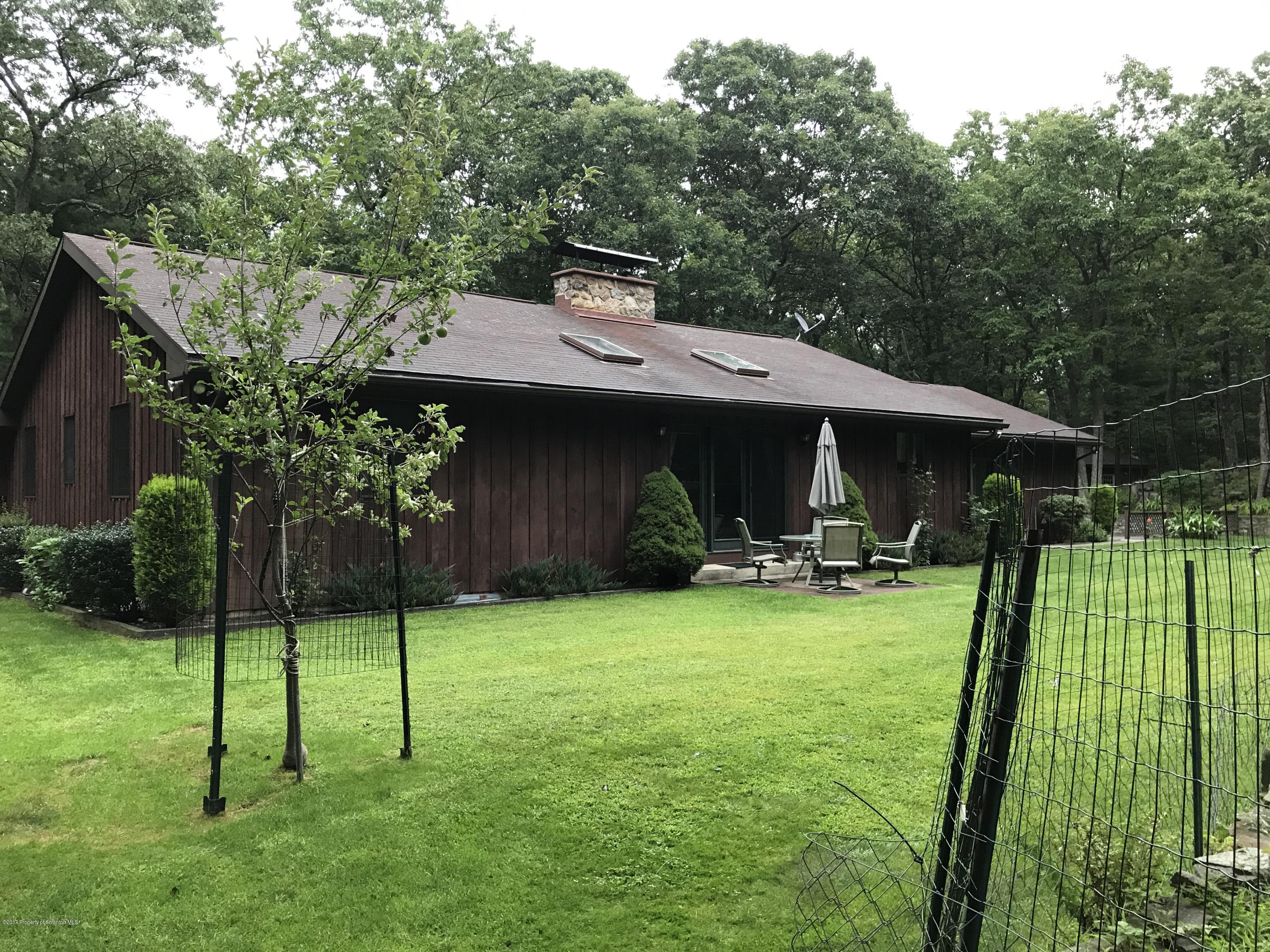 129 Notch Road Hawley, PA 18428 - Photo 4 of 23 Gallery Image 4