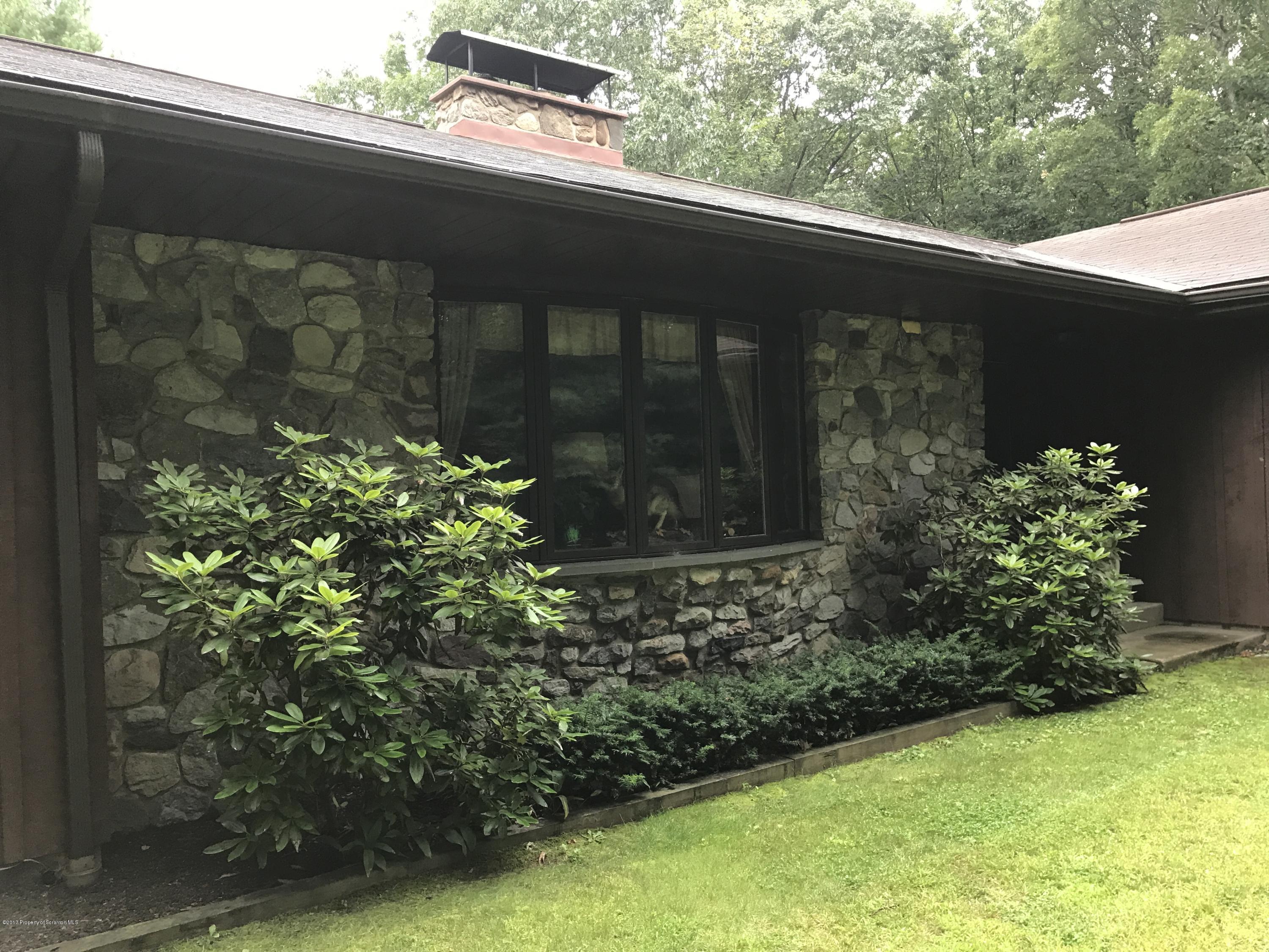 129 Notch Road Hawley, PA 18428 - Photo 6 of 23 Gallery Image 6