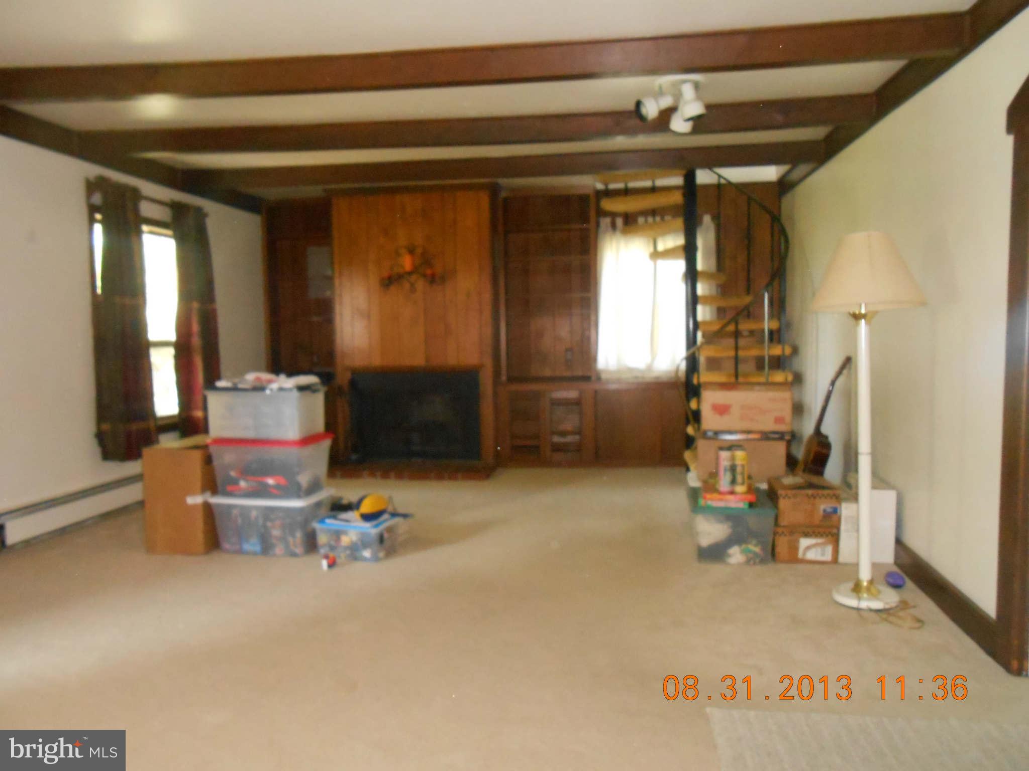 12903 Hog Ridgely, MD 21660 - Photo 14 of 21 Living Room