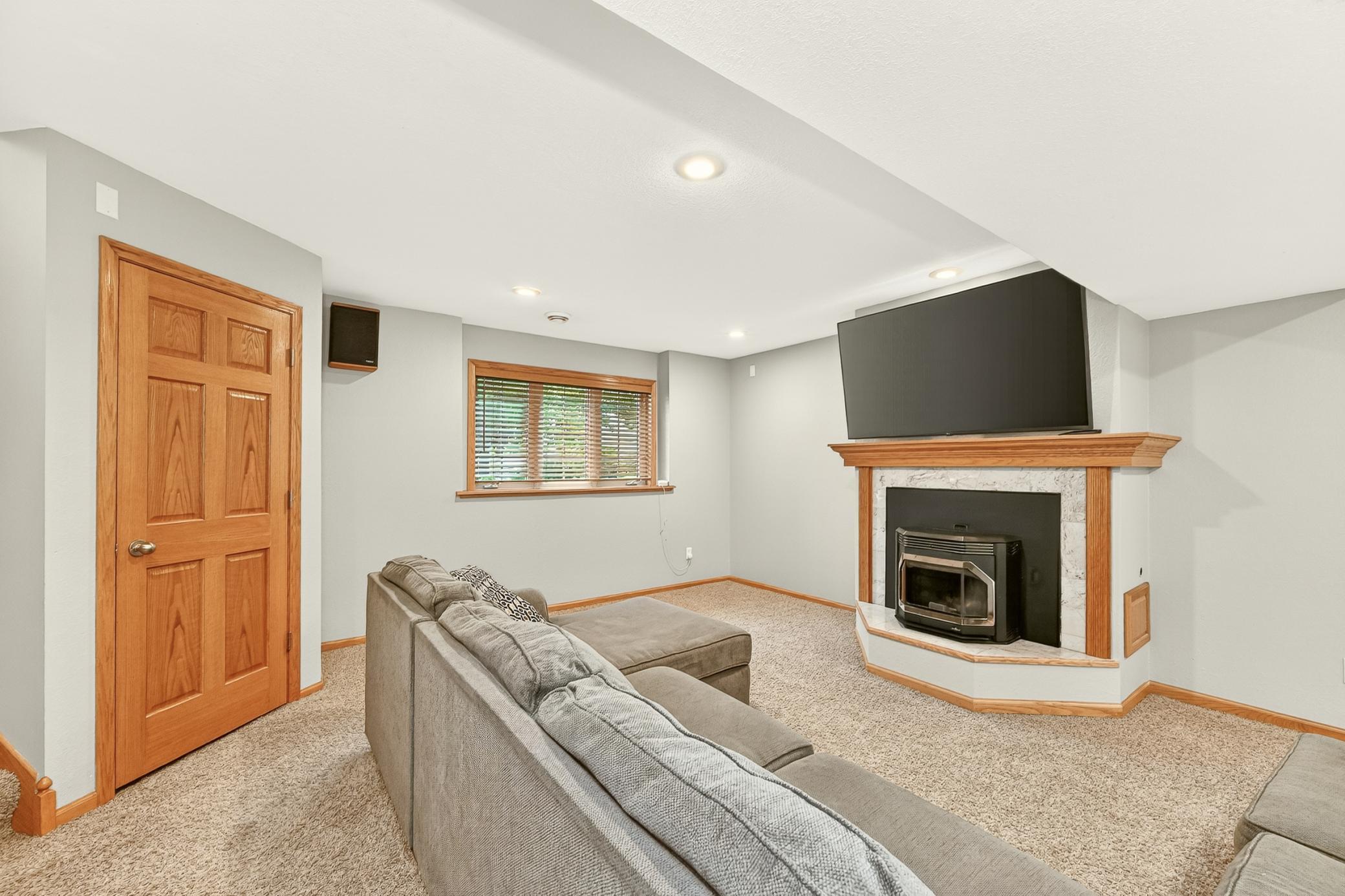 2482 Crimson Ridge Circle Northwest Rochester, MN 55901 - Photo 19 of 30