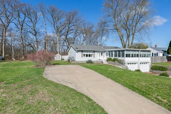 $249,900 | 3215 53rd Street, Moline, IL 61265
