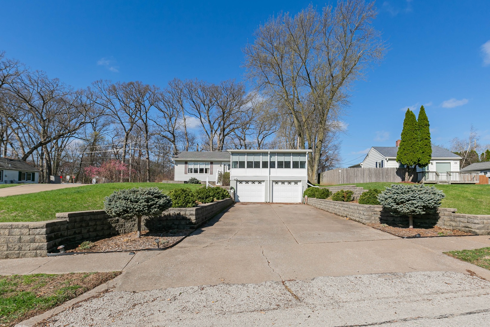 3215 53rd Street Moline, IL 61265 - Photo 2 of 43