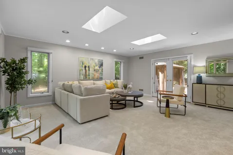 $950,000 | 419 Watts Branch Parkway, Potomac, MD 20854