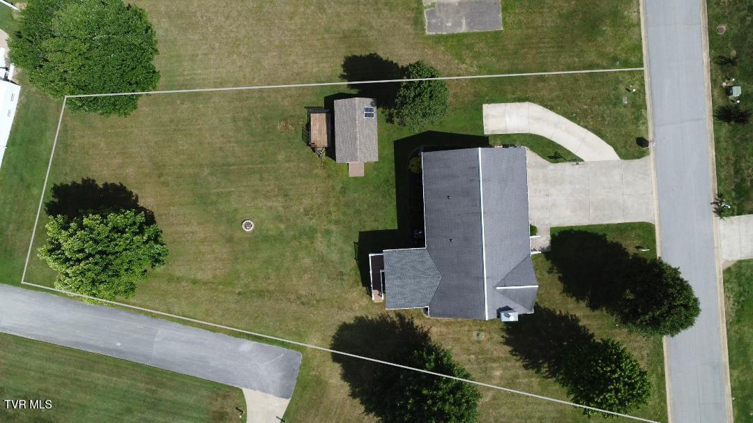 226 Reed Avenue Greeneville, TN 37743 - Photo 37 of 38 IMG_9989