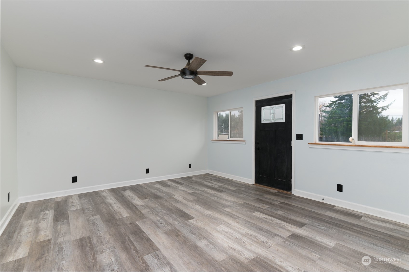 8120 Delta Line Road Custer, WA 98240 - Photo 5 of 40 a view of empty room with window and ceiling fan
