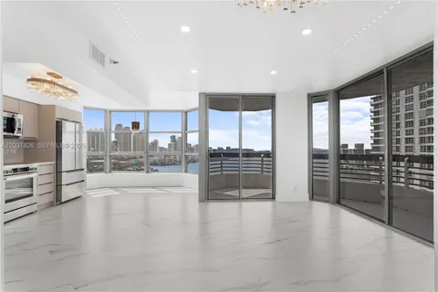 $850,000 | 19195 Northeast 36th Court, Unit 2301, Aventura, FL 33180