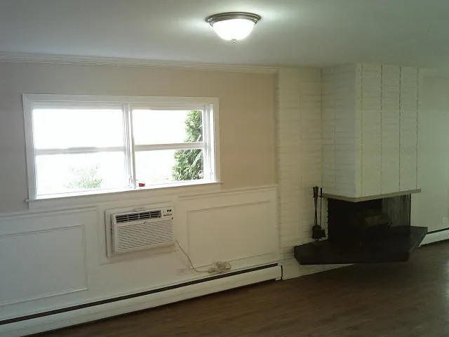 $319,999 | 2918 West 99th Place, Evergreen Park, IL 60805