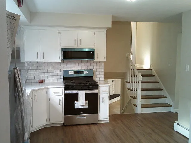 $319,999 | 2918 West 99th Place, Evergreen Park, IL 60805