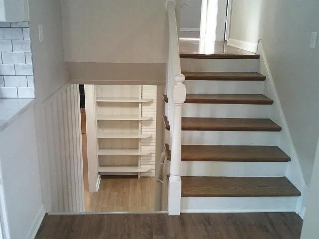 $319,999 | 2918 West 99th Place, Evergreen Park, IL 60805