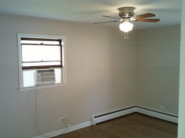 $319,999 | 2918 West 99th Place, Evergreen Park, IL 60805