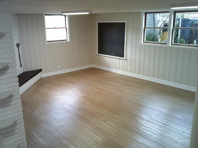 $319,999 | 2918 West 99th Place, Evergreen Park, IL 60805