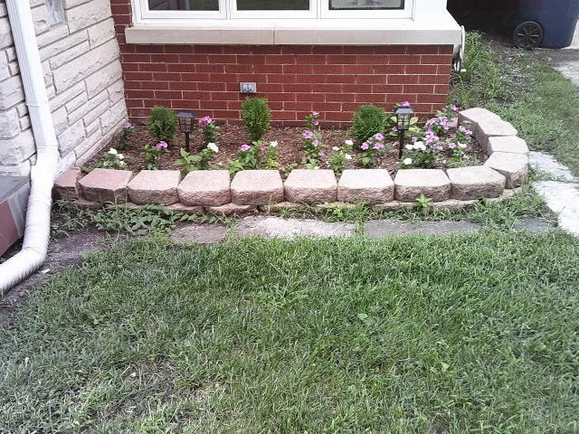 $319,999 | 2918 West 99th Place, Evergreen Park, IL 60805