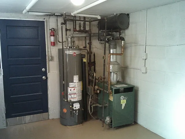 $319,999 | 2918 West 99th Place, Evergreen Park, IL 60805