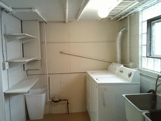 $319,999 | 2918 West 99th Place, Evergreen Park, IL 60805